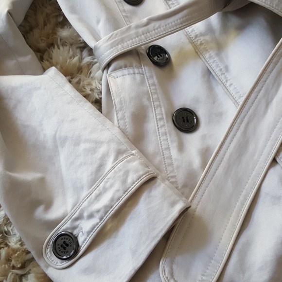 Essential short trench coat - Picture 4 of 7